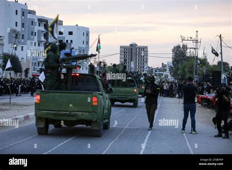 Gaza Palestina De Octubre De Miembros De Las Brigadas Al