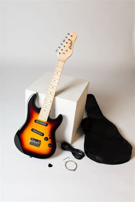 ROCKET ST-32 SB 32" Детская электрогитара за 7 990 ₽ — купить в ...