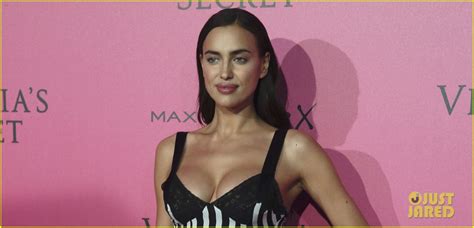 Irina Shayk Puts Baby Bump On Display At Victoria S Secret Fashion Show