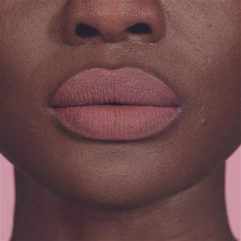 AVON HYDRAMATIC BATOM MATTE NUDE IRRESISTIVEL G Macherie Beleza