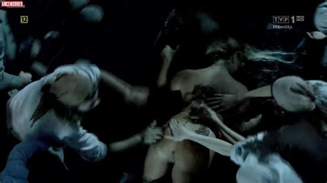 Naked Karolina Trebacz in Teatr TV Chłopi