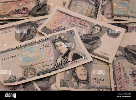 Bank Of England Note Old Hi Res Stock Photography And Images Alamy