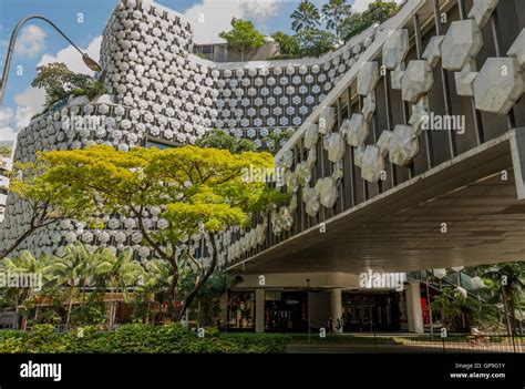 Capital mall shopping center Singapore Stock Photo - Alamy