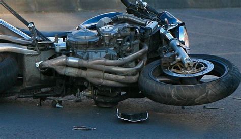 Accident rutier pe DN2D în apropierea de Valea Sării Un motociclist a