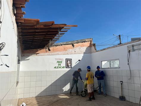 Telhado De Sala De Aula Desaba Em Escola De Forquilha No Interior Do