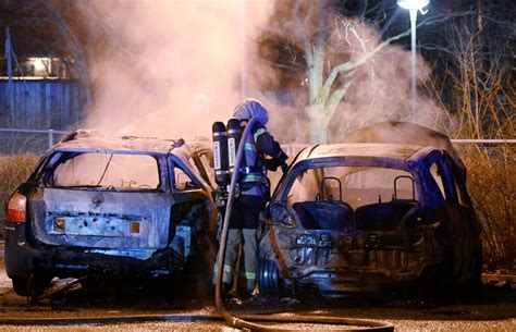 Anlagda bilbränder på Skarpskyttevägen i norra Lund PPPress se