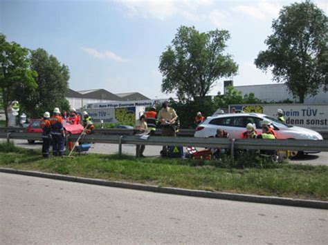 Garching Vier Verletzte Bei Unf Llen