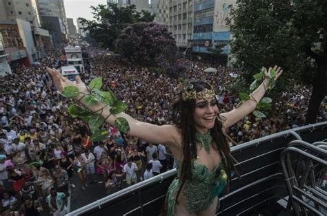 Busca Na Web Alessandra Negrini Apropria O Cultural Fantasias Carnaval