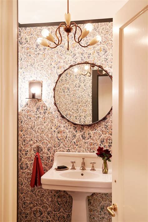 Designers Rely On This Trick To Make A Small Bathroom Feel Bigger