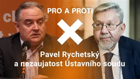 Pro a proti Má předseda Ústavního soudu právo na svobodu projevu nebo