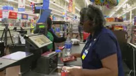 I Love People Walmart Cashiers Kind Gesture Goes Viral