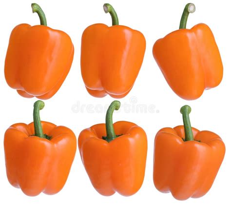 Pimientos De Color Naranja De Diferentes Lados Aislados Sobre Fondo