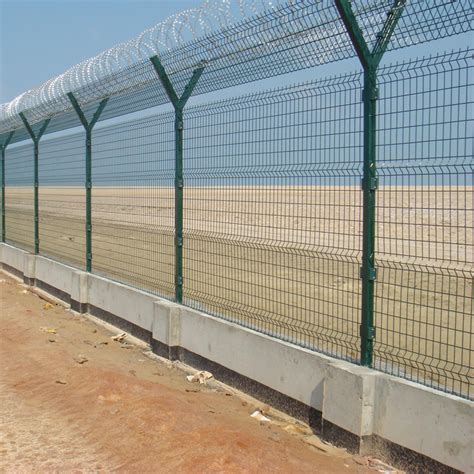 Dubai Hot Sale Factory Price Galvanized D Welded Wire Mesh Fence Panel