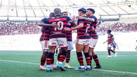 Flamengo vence o Volta Redonda no Maracanã