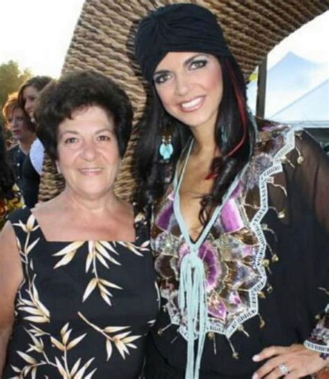 Rhonjs Teresa Giudice Mourns Mother Antonias Death On Fourth