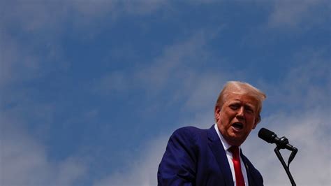 Fact Check Trump Falsely Claims Harris Met With Putin Before Ukraine Invasion Cnn Politics