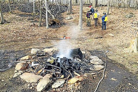 Crews From 3 Towns Extinguish 2 Acre Brush Fire In Haddam