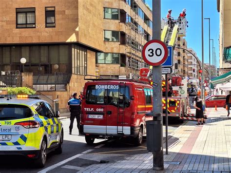 GALERÍA Actuación de los bomberos de Salamanca en la avenida de Italia