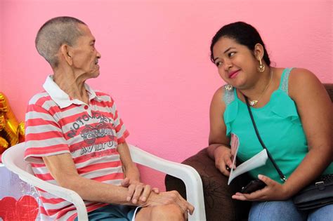 Assistência Social O coração só falta sair pela boca de saudade