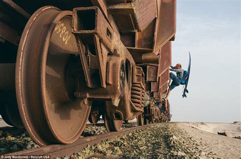 Photographer Jody Macdonald Makes Journey Across The Sahara On Worlds