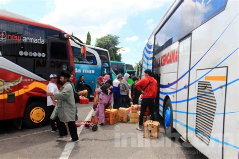 Foto Suasana Arus Balik Mudik Lebaran Di Terminal Kalideres