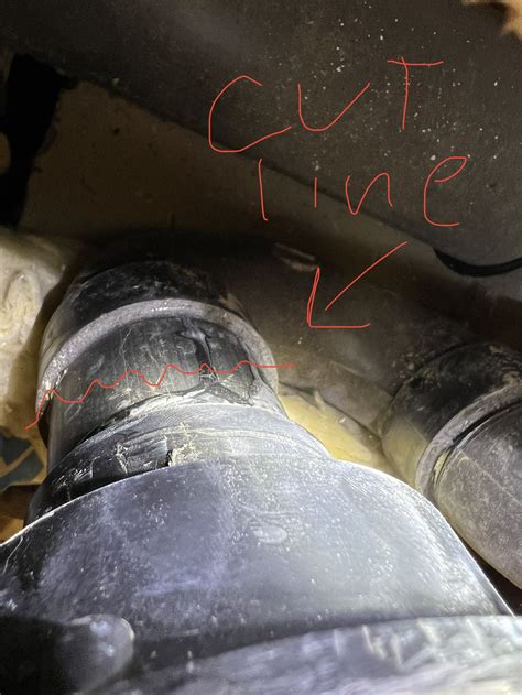 plumbing - Collar between shower drain and p-trap? - Home Improvement Stack Exchange