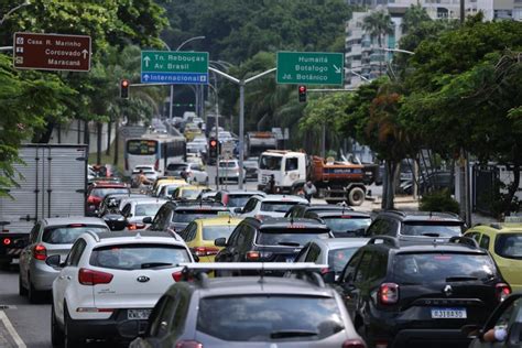 Inc Ndio Em Carro Fechou T Nel Rebou As No Sentido Zona Norte Por Mais