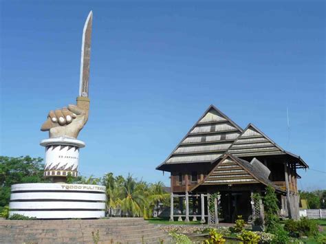 tempat bersejarah  wajib dikunjungi   kota palopo