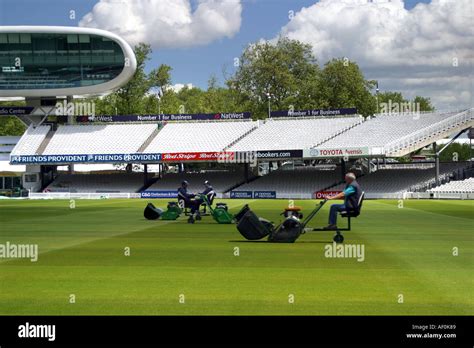 Lords Cricket Ground Media Centre Hi Res Stock Photography And Images