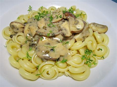 Tagliatelle Mit Champignon Pfeffer Rahmsauce Von Ma0ho Chefkoch