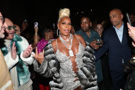 Mary J. Blige celebrates 52nd birthday in blinged-out dress