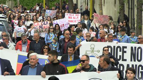 Video Isola Capo Rizzuto Dice No Alla Ndrangheta Migliaia In Corteo