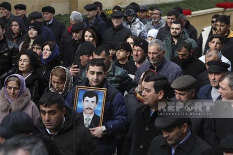 People Of Azerbaijan Pay Tribute To January Martyrs Photos Report Az