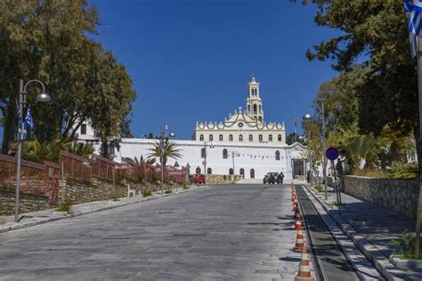 Vista Exterior De La Iglesia De Panagia Megalochari O De La Virgen