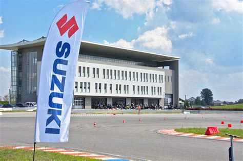 Suzuki Moto Szko A Szkolenia Na Torze Kt Rych Nie Warto Omin