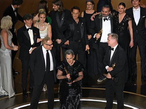 Premios Oscar 2024 Oppenheimer gana el premio a Mejor Película y se