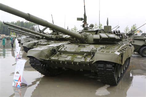 The T-72 Main Battle Tank | Tank, Army tanks, Russian tanks