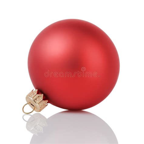 Esfera Vermelha Do Natal Isolada No Branco Imagem De Stock Imagem De