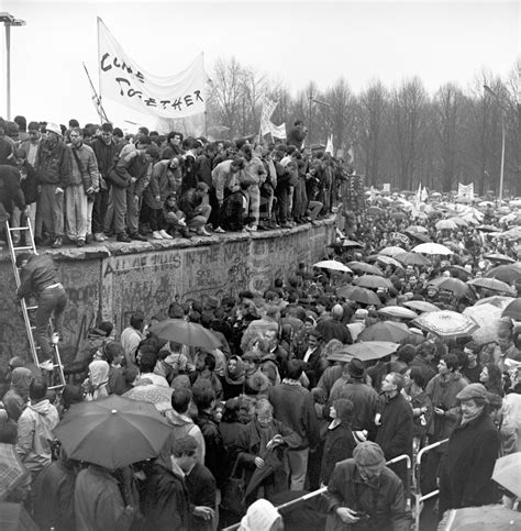 Ddr Bildarchiv Berlin Kurz Vor Der Ffnung Des Brandenburger Tor In