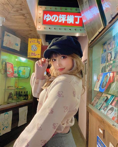 Hiiroさんのインスタグラム写真 Hiiroinstagram「こんばんわ♥️ 今日は昭和にタイムスリップしてきたっ🤎⏰ こーゆー