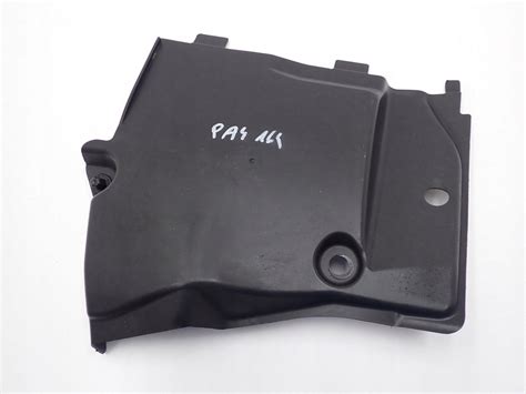 PŁYTA OSŁONA PODWOZIA PRAWA 8W0825202 AUDI A4 B9 16R 8W0825202 za 29 zł