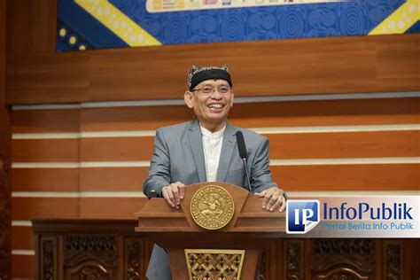 InfoPublik Rektor Unair Umumkan Kandidat Penerima Golden Ticket