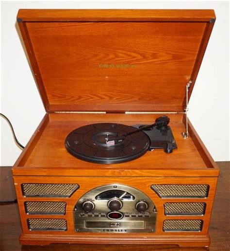 Sold Price Crosley Table Model Turntableradiocdcassette Player October 2 0120 1000 Am Edt