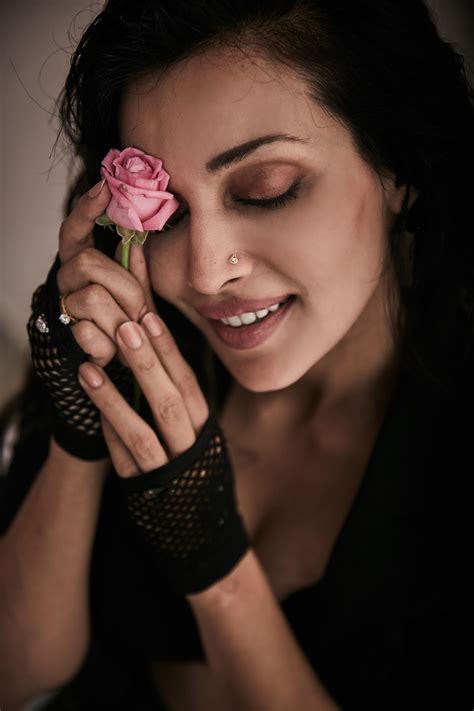 bollywood actor flora saini   metoo purged  violent ghosts