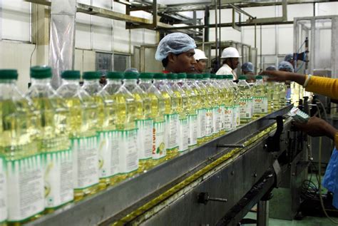 indias awl agri business posts jump  quarterly profit  edible oil