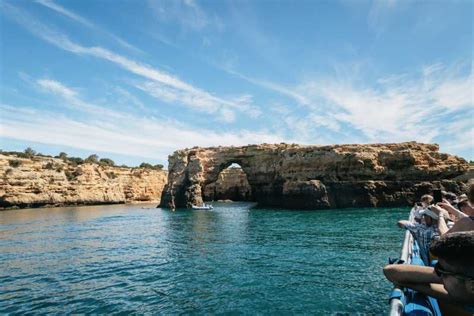 Albufeira 2 5 times delfinsafari og bådtur til grotter GetYourGuide