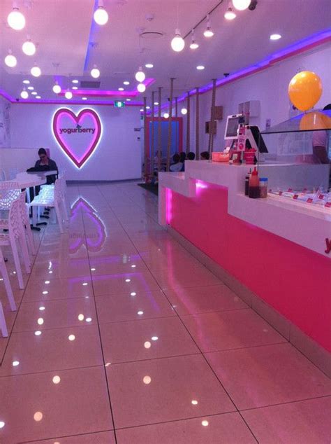 Yogurberry Frozen Yogurt Shop Frozen Yogurt Yogurt Shop