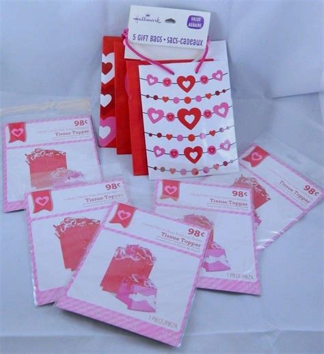 Lot Of Hallmark Valentines Day Gift Bags Includes Tissue Toppers