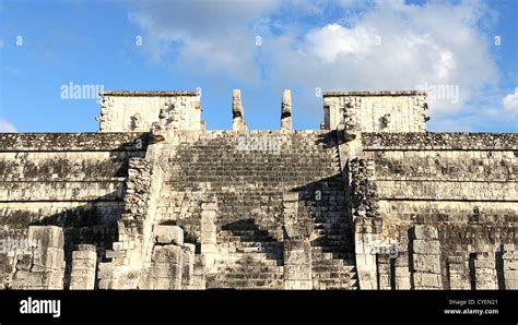 Chichen Itza Gefiederte Schlange Pyramide Fotos Und Bildmaterial In