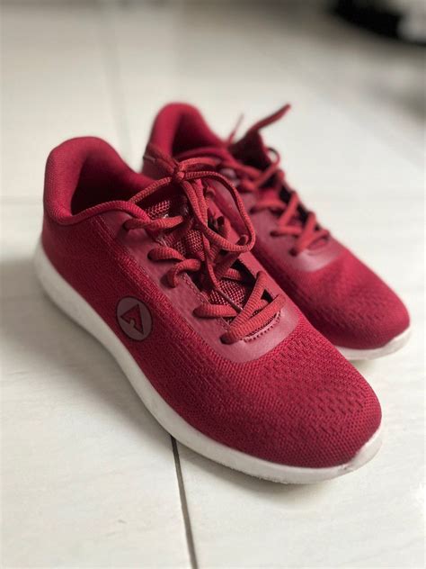 Sepatu Airwalk Maroon Original Fesyen Wanita Sepatu Di Carousell